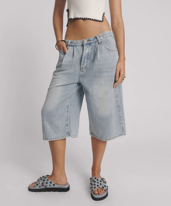 One Teaspoon - Beastie Low Waist Wide Leg Denim Shorts - Soft Blue