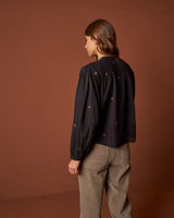 Indi & Cold Embroidered Gauze Raglan Shirt Black